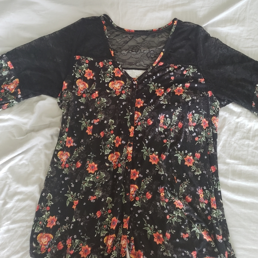 Torrid shirt size 2